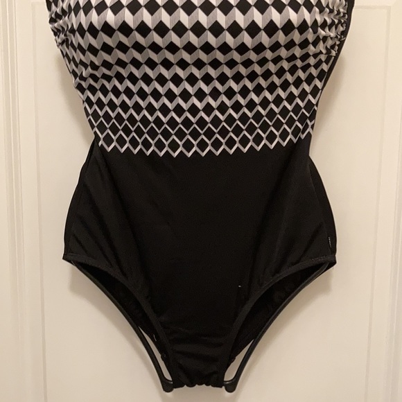 Reebok Swimwear - Picture 2 of 4